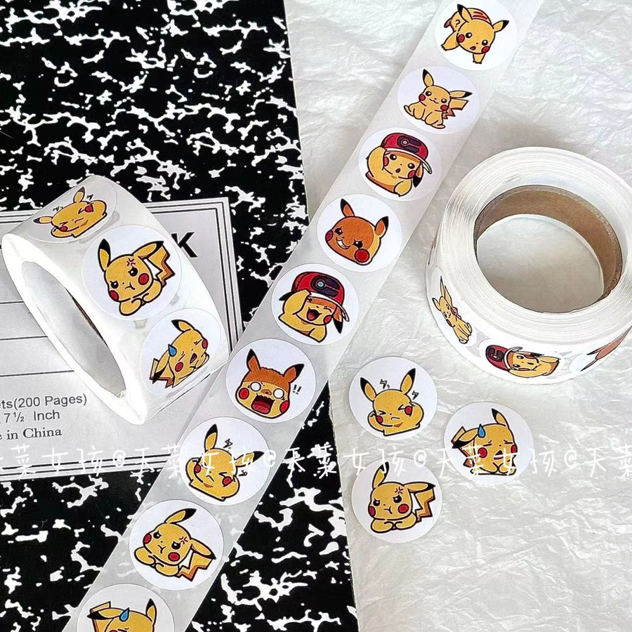 500 Stück Pokemon Pikachu und Charizard Aufkleber von Takara Tomy, runde Kawaii Anime Sticker in Multicolour für Graffiti und Gepäck - Bild 5
