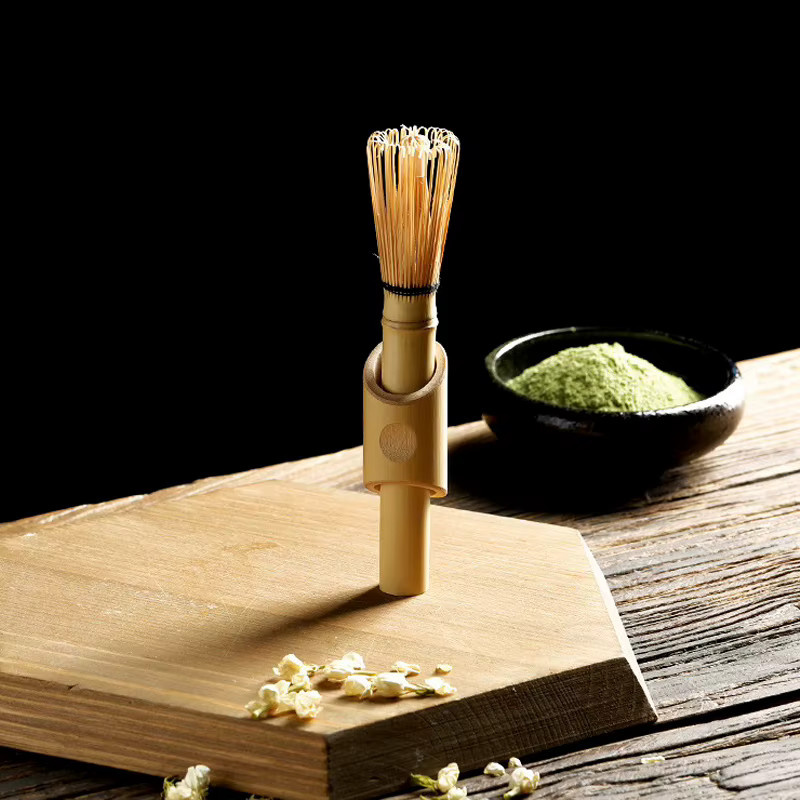 Japanischer Matcha-Schneebesen aus Bambus mit langem Griff in Braun - Bild 1