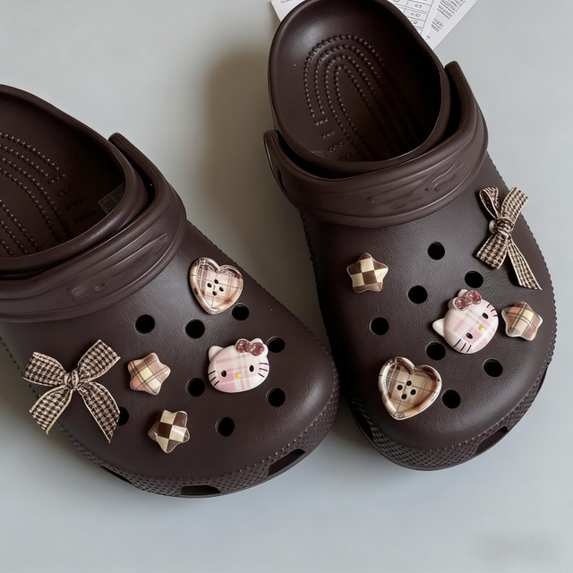 MINISO Charms Set, Hello Kitty, Kariert, Schleife, Unisex - Bild 1