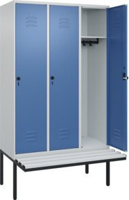 C+P Spind Classic PLUS Garderobenschrank mit Sitzbank, 3 Abteile, Lichtgrau, B/T/H: 212,0 x 120,0 x 81,5 cm - Bild 1