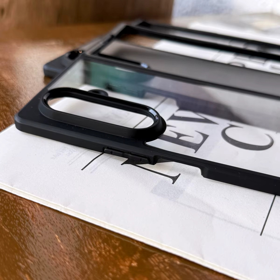 Stoßfeste Silikon-Handyhülle für Samsung Galaxy Z Fold 7, 6, 5, 4 in Transparent und Mattschwarz - Bild 5