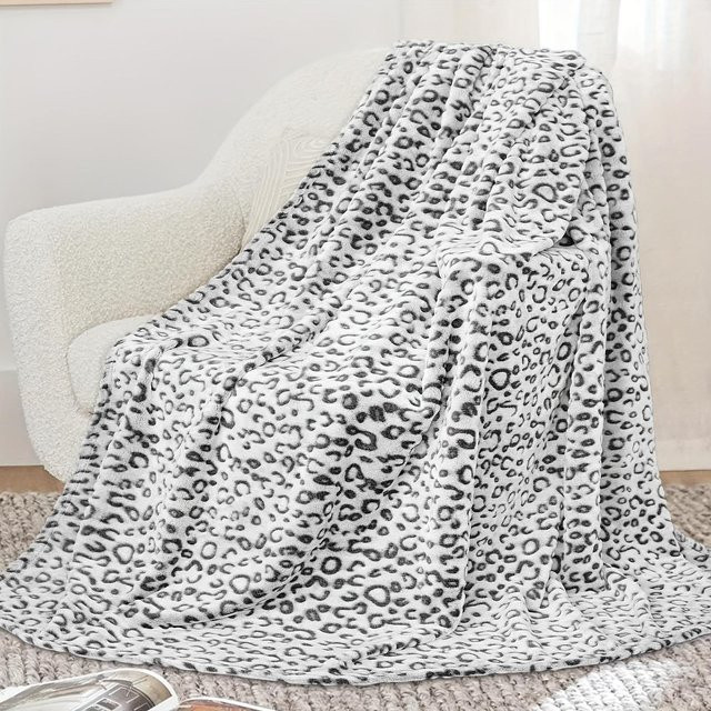 JMG Household Supplies Flaneldecke mit Leopardenmuster in Weiß, weiche Plüschdecke aus Fleece für Sofa und Schlafzimmer, B/B: 150 x 200 cm - Bild 1