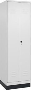 C+P PSA Doppel-Spind Classic PLUS mit Sockel, 2 Abteile, Grau/Weiß, B/T/H: 195 x 60 x 50 cm, mit Sicherheits-Drehriegel und Kleiderstange - Bild 1