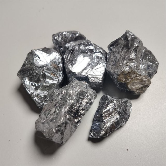 Natürlicher grober Terahertz-Stein mit metallischem Glanz als Mineralprobe für Dekoration und Reiki, 100g - Bild 1