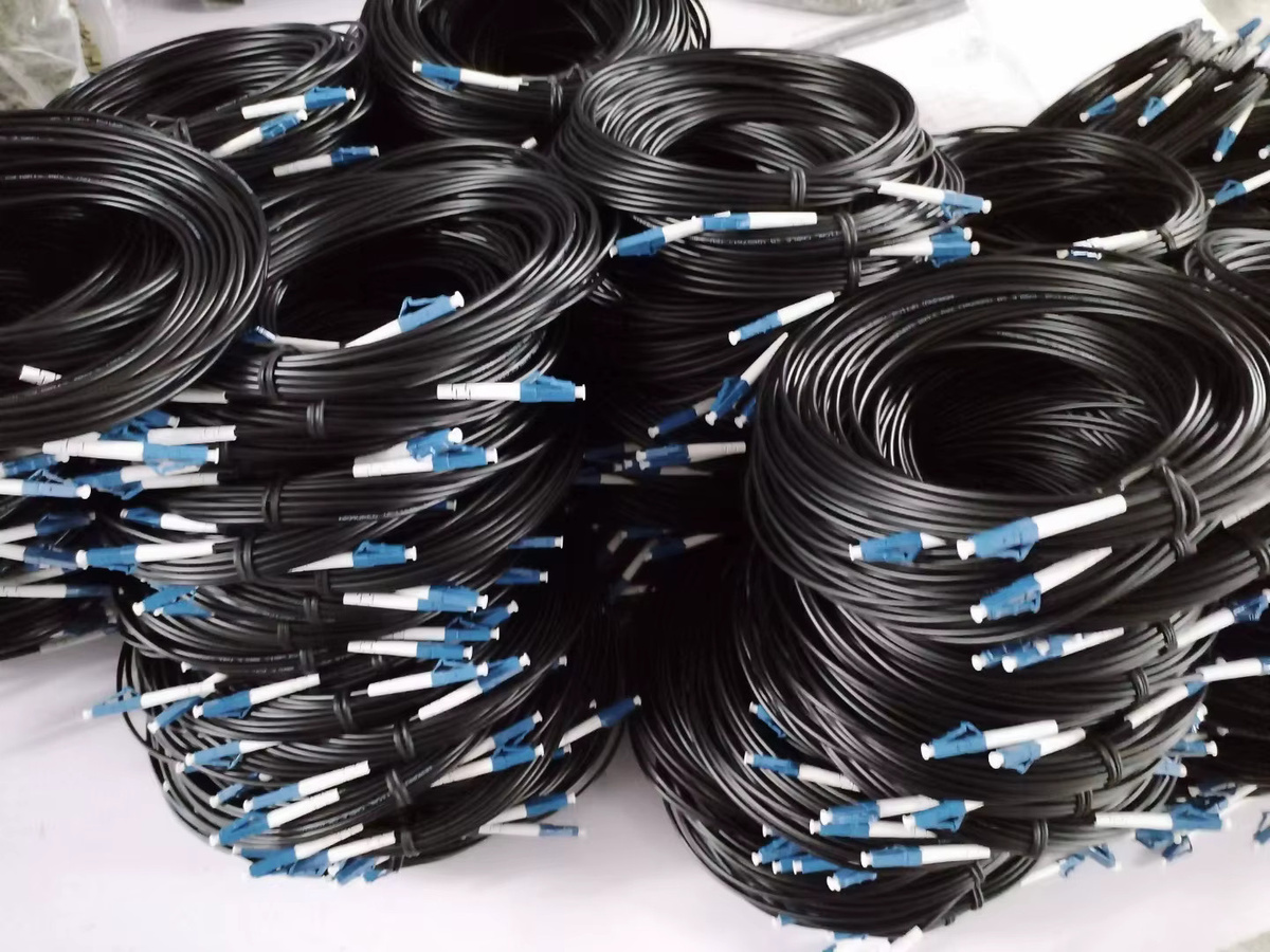 ZSHZTL Singlemode Outdoor Glasfaser-Patchkabel 2-adrig, TPU-gearmtes Glasfaserkabel 3mm, Farbe: Schwarz, Anschlüsse: LC FC SC ST UPC - Bild 4