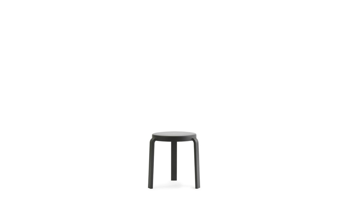 Normann Copenhagen Tap Hocker aus Holz in Schwarz Matt - Bild 2