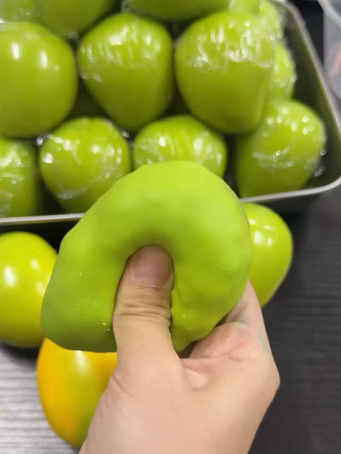 Hot Toys Mango-Stressball in Multicolour als sensorisches ASMR Fidget-Spielzeug für Kinder und Erwachsene - Bild 3