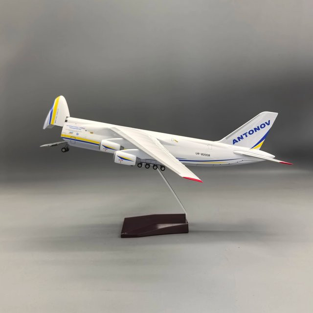 ZOCO Antonov AN-124 Flugzeugmodell-Bausatz, 1:165, mit öffnungsfähiger Kabine und Ständer - Bild 1