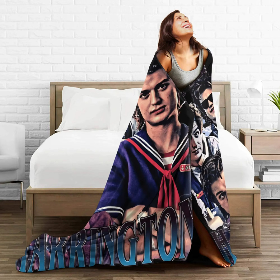 VIKAMA Steve Harrington Wolldecke für Kinder in Multicolour, Retro Design, B/T/H: 90 x 75 x 75 cm - Bild 2