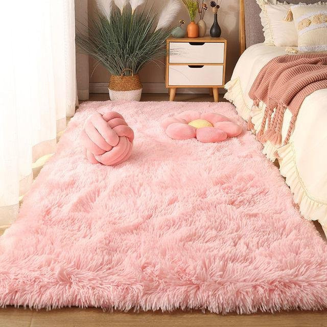 Flauschiger Teppich von Yiran Furniture in Pink, weicher Kunstfell-Teppich im Nordic-Stil für Wohnzimmer und Schlafzimmer, B/T: 160 x 120 cm - Bild 1