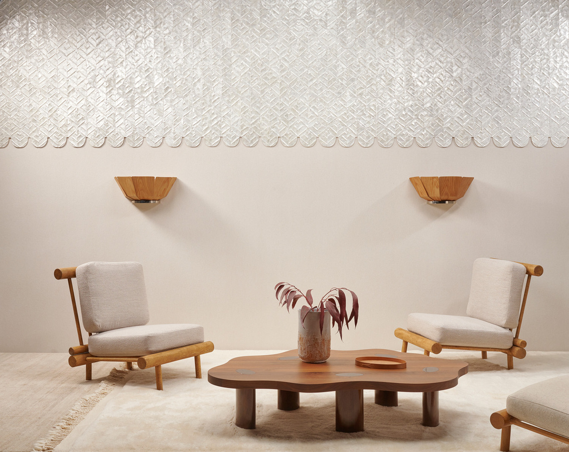 Arte Wallpaper Abalone in Pearl und White mit Capiz Shells und geometrischem Tile-Look - Bild 1