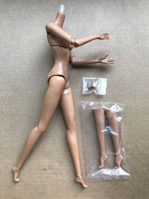 MENGF Puppenkörper, dunkelbraun, 26-Gelenke, mit Ersatzbeinen, Zubehör - Bild 1
