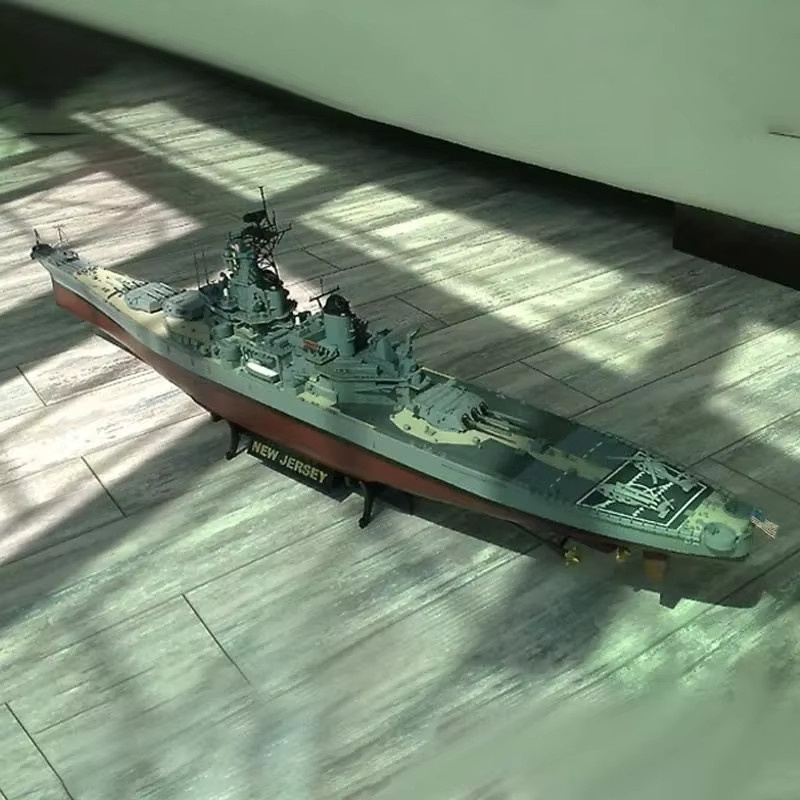 AT 99 MODEL Kriegsschiff US Navy Schlachtschiff, Modellbausatz, 1:350, ab 14 Jahren - Bild 2