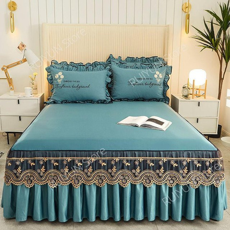 Dekorativer Bettrock von Super Six mit Spitze und Stickerei in Blau, B/B: 150 x 200 cm