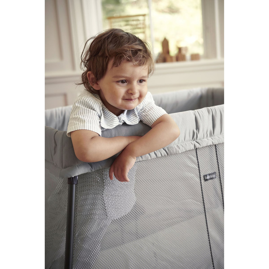 BabyBjörn Reisebett Light in Grau und Silber - Bild 2