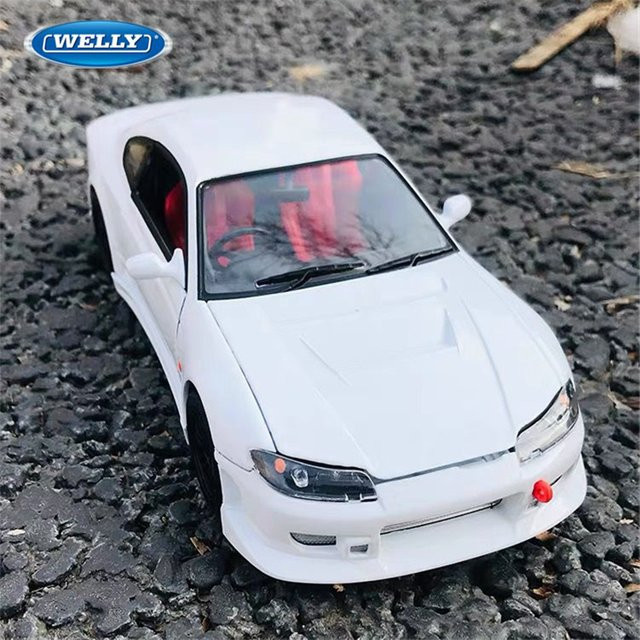 Welly Nissan Silvia S15 Modellauto aus Metall in Weiß im Maßstab 1:24 - Bild 1