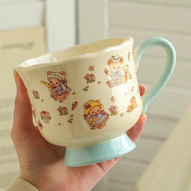 Keramiktasse im Ins-Stil von Yiran toy 1 mit Löffel und Deckel, Motiv Mädchen-Paar, Pink/Multicolour, 400 ml - Bild 1