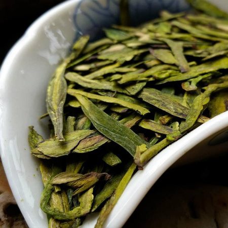 HelloYoung Long Jing Grüntee loser Tee 75g