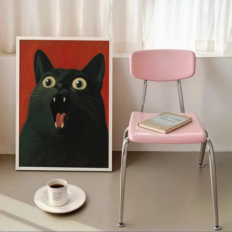 Moderne Wandkunst von SHENCHEN: Expressives Porträt einer schwarzen Katze auf rotem Hintergrund als Leinwanddruck - Bild 2